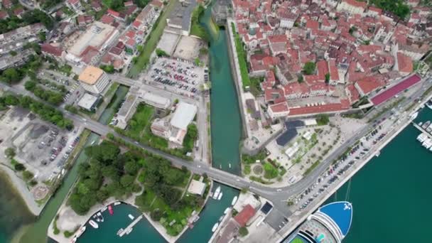 Montenegro Kotor old town and cruise liner aerial photography — Stockvideo