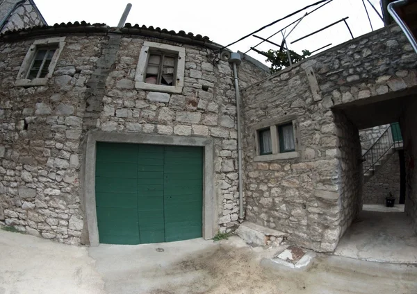 Angosta calle vieja en piedra, Croacia —  Fotos de Stock