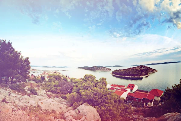 Panorama da costa, ilhas e cidade velha, Croácia Dalmácia — Fotografia de Stock