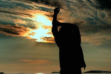 siluet kadın ve sunset Beach