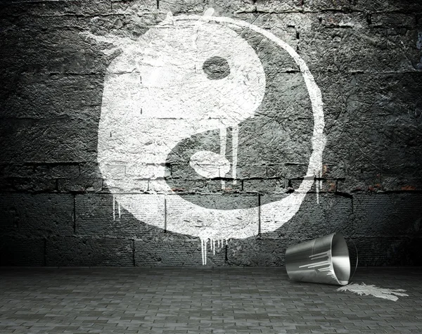 Pared de graffiti con yin yang, fondo de calle — Foto de Stock