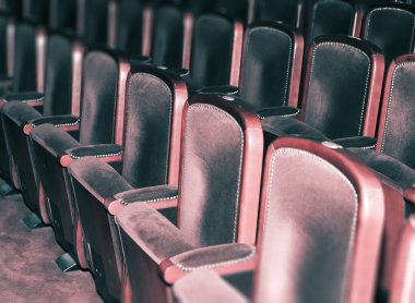 boş tiyatro koltukları, retro konferans salonu