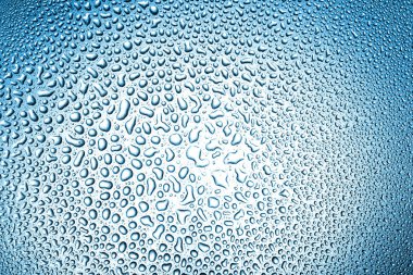 Mavi Arkaplanda Su Damlaları