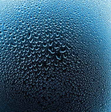 Siyah arkaplanda su damlaları