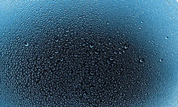 Gocce d'acqua su sfondo nero — Foto Stock