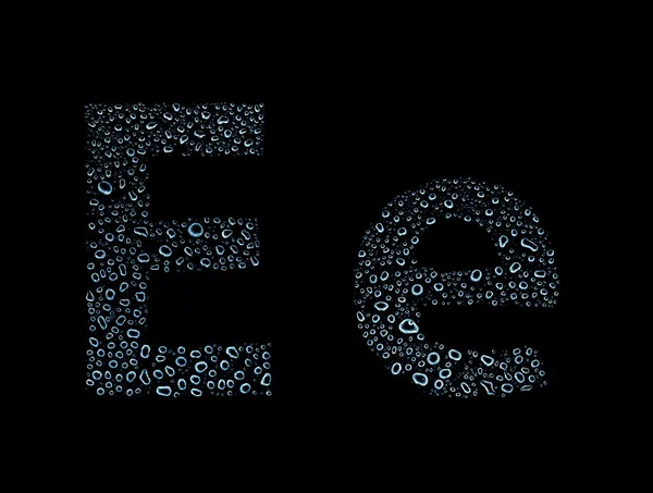 Krople wody alfabet litery e, czarno na białym tle — Zdjęcie stockowe
