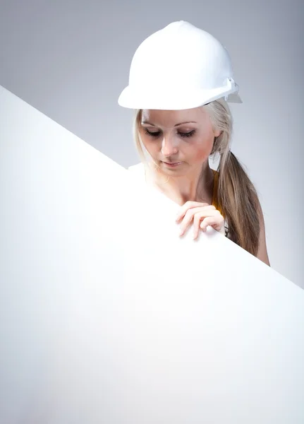 Genç builder craftswoman inşaat işçisi, boş çerçeve — Stok fotoğraf