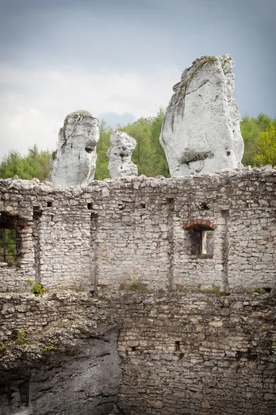 中世の石の城遺跡の図 — ストック写真