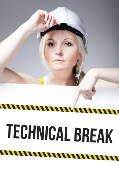 Sinal de interrupção técnica na placa modelo, mulher trabalhador — Fotografia de Stock