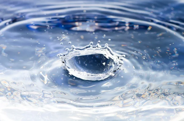 Salpicadura de agua macro con gotas de agua —  Fotos de Stock