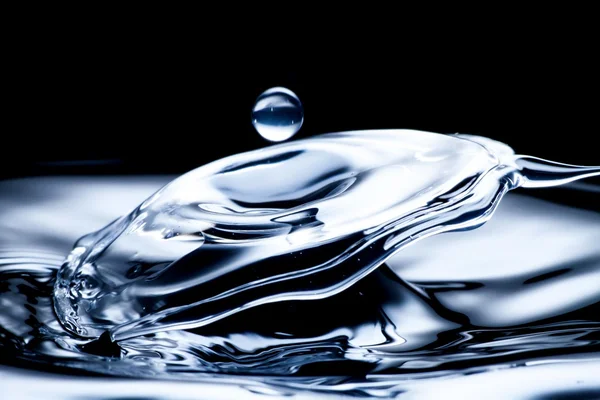 Primer plano de salpicadura de agua, concepto de líquido fresco —  Fotos de Stock
