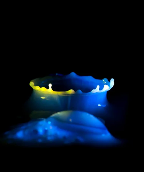 Stropire de lapte, lichid abstract colorat — Fotografie, imagine de stoc