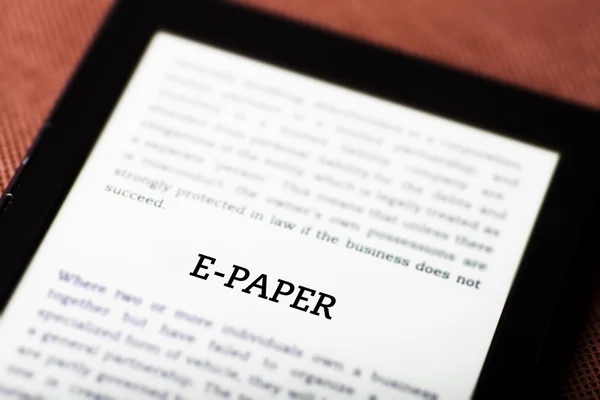 E-papper konceptet tablet eBook — Stockfoto