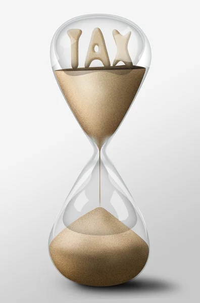 Reloj de arena con impuestos hechos de arena. Concepto empresarial — Foto de Stock