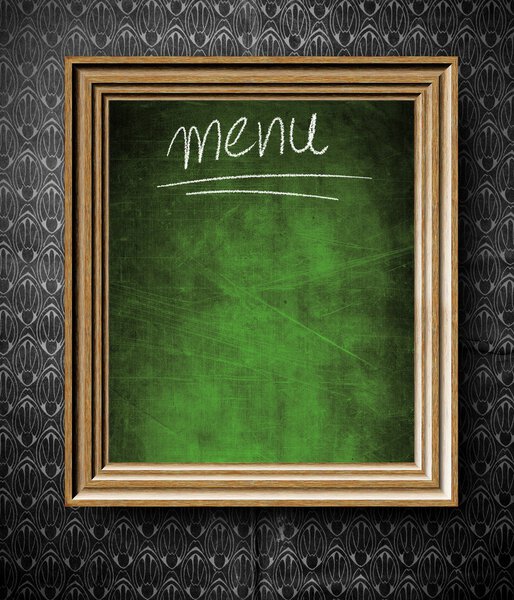 Доска меню с копировальным пространством в старой деревянной раме
