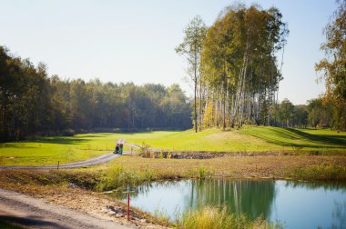 sonbahar golf sahası yatay görünüm yeşil alan