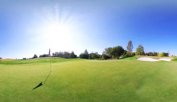 Golf sahası Panoraması. manzara görünümü — Stok fotoğraf