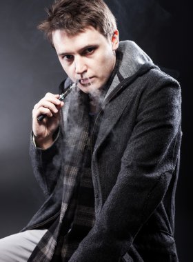adam sigara elektronik sigara