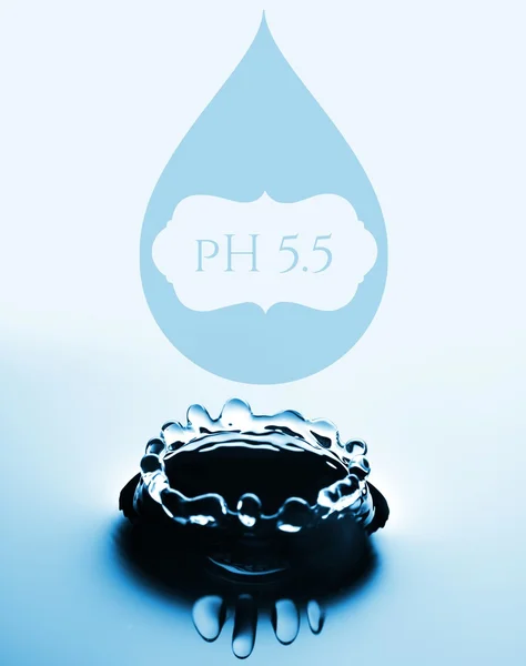 Su damlası ve sıçrama ile pH kavramı — Stok fotoğraf