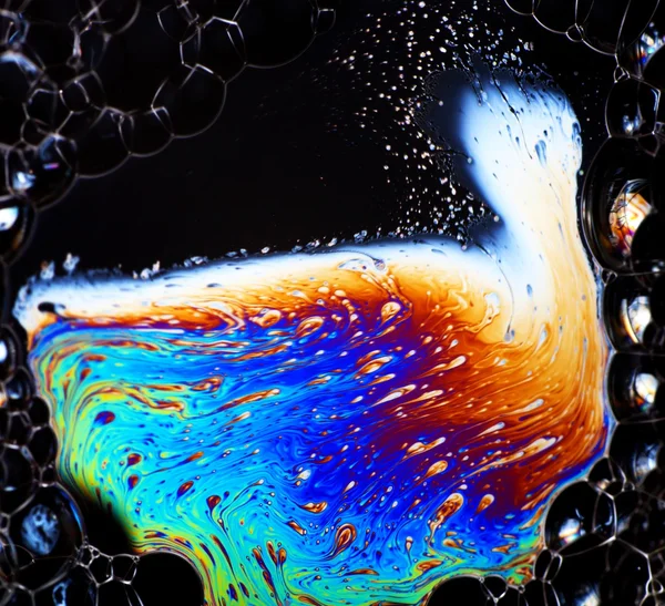 Абстрактный яркий красочный фон и мыльные пузыри — стоковое фото
