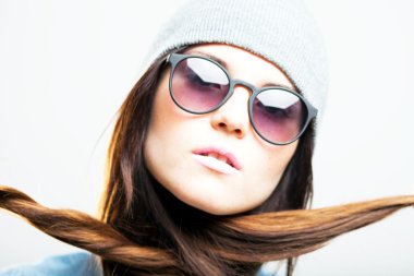 moda portre, şık genç kadın