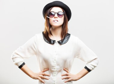 retro moda portre kadının sigara ile