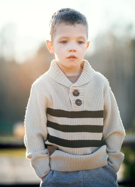 Niño retrato hermoso niño — Foto de Stock