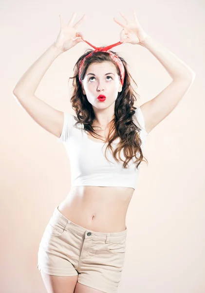 Jolie jeune femme pin up style fille — Photo