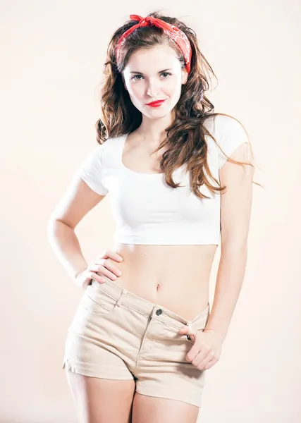 Portrait de belle pin up fille — Photo