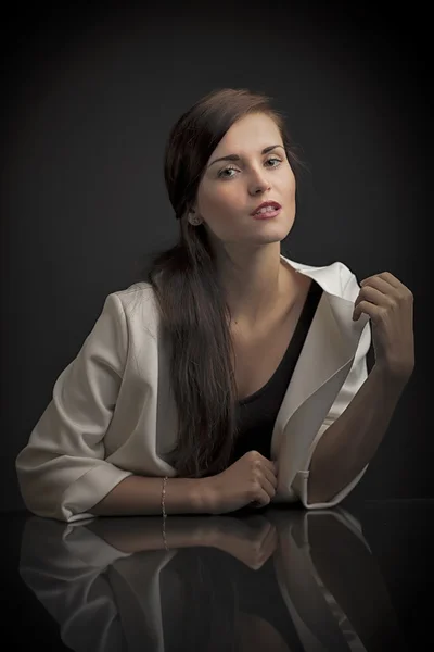 Vintage Glamour Porträt einer eleganten Frau — Stockfoto