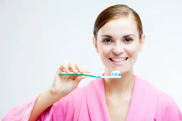 Femme avec brosse à dents, soins dentaires — Photo
