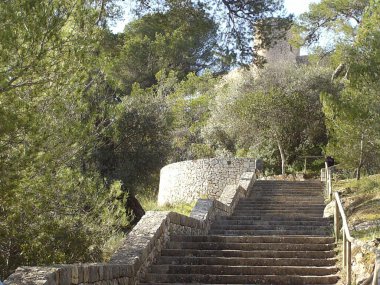 Burası Bellver Kalesi.