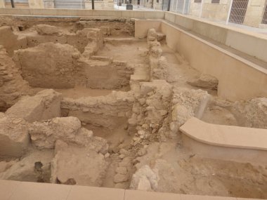 Santa Pola, İspanya 'nın Valensiya Topluluğu' nun Bajo Vinalop bölgesinin Alicante eyaletine bağlı belediyesi. 2020 yılında 33,303 kişi yaşıyordu. Santa Pola 'nın en büyük ilgi odağı tarihi kalıntıları..