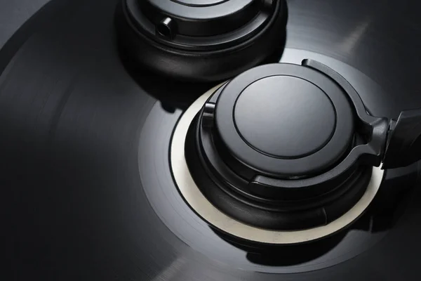 Vinyl Record Black Headphones Close Macro Shot Old Music Concept — Foto Stock