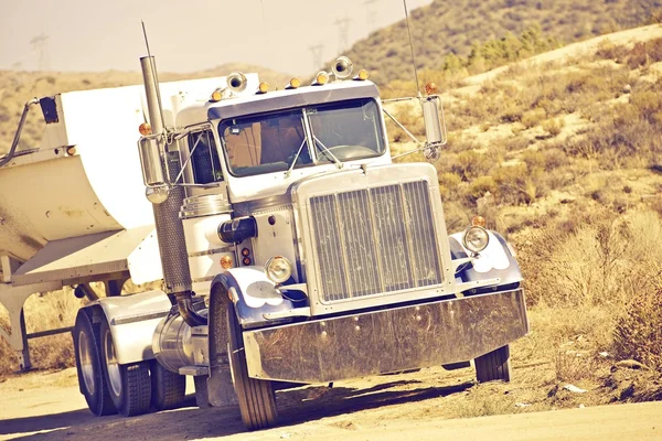 Alter amerikanischer LKW — Stockfoto