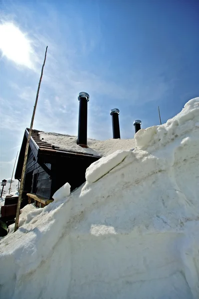 Bauen im Schnee — Stockfoto