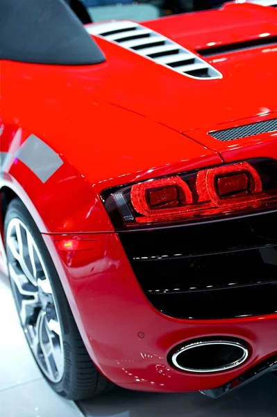 Червоний спортивний автомобіль — стокове фото
