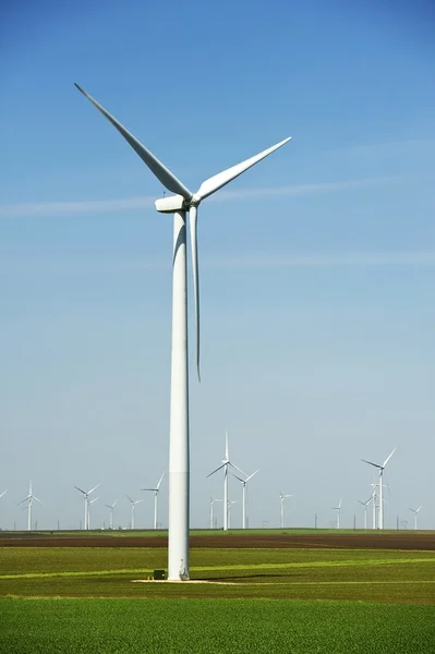 Большие ветряные турбины — стоковое фото