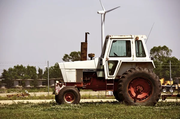 Starý traktor — Stock fotografie