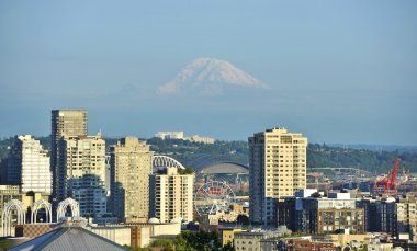 MT rainier ve seattle