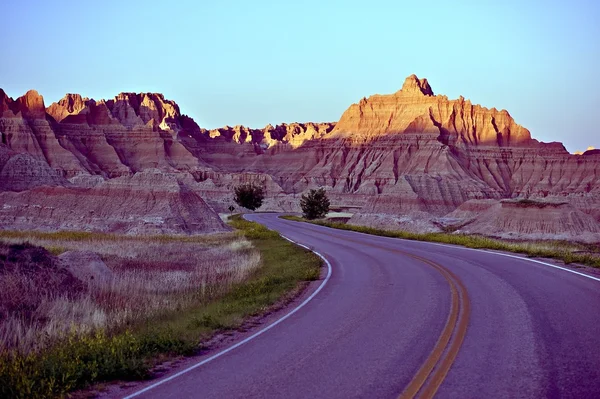 Gebogen badlands weg — Stockfoto