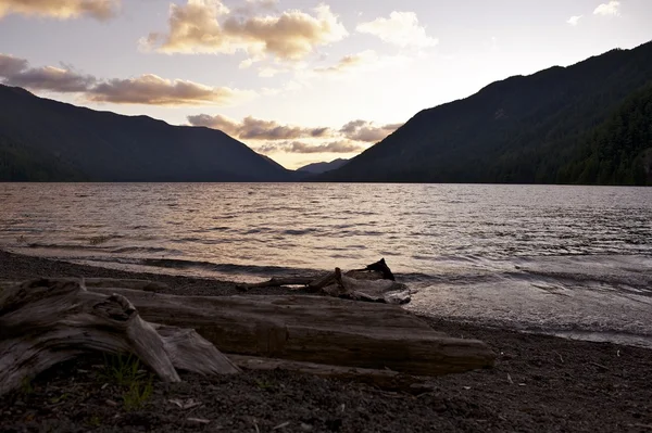 Lago Crescente por do sol — Fotografia de Stock