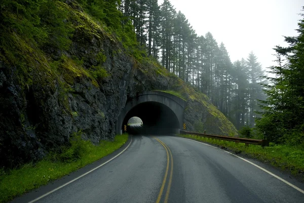 Дорожный тоннель — стоковое фото