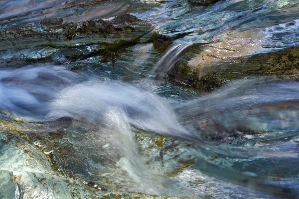 Roca y agua — Foto de Stock