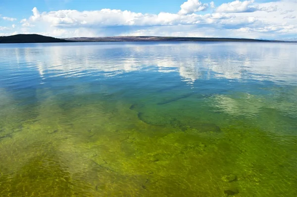 Tenang Danau Yellowstone — Stok Foto