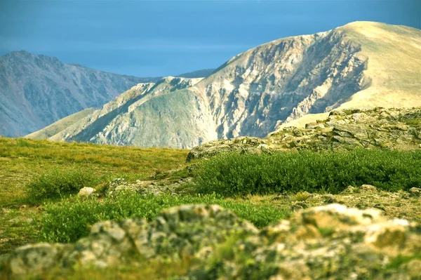 Montañas rocosas paisaje —  Fotos de Stock