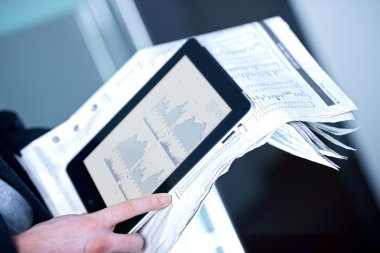 tablet ile işadamı
