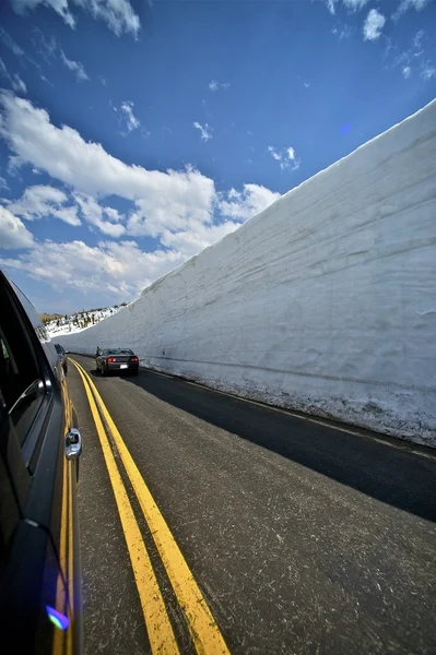 Sneeuw muur — Stockfoto