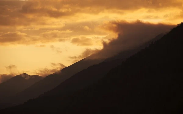 Olympische bergen zonsondergang — Stockfoto