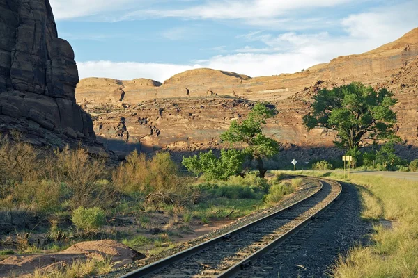 Estrada e ferrovia utah — Fotografia de Stock